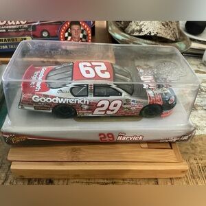 Kevin Harvick #29 Diecast Bank 1:24 Stock Car Winner’s Circle Nascar Collectable